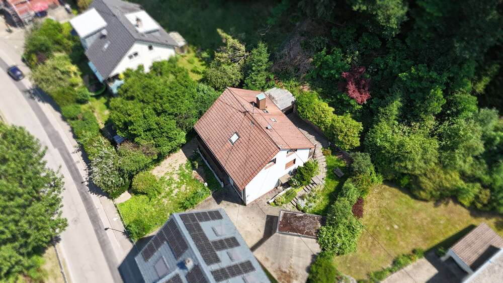 Einfamilienhaus Freiburg Ebnet - 9 Zimmer, 170 m&sup2;, 675.000&euro; | Angebot:26927767