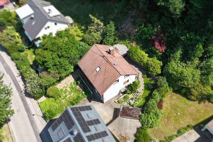 Haus Freiburg Ebnet - 9 Zimmer, 170 m&sup2;, 675.000&euro; | Angebot:26927767