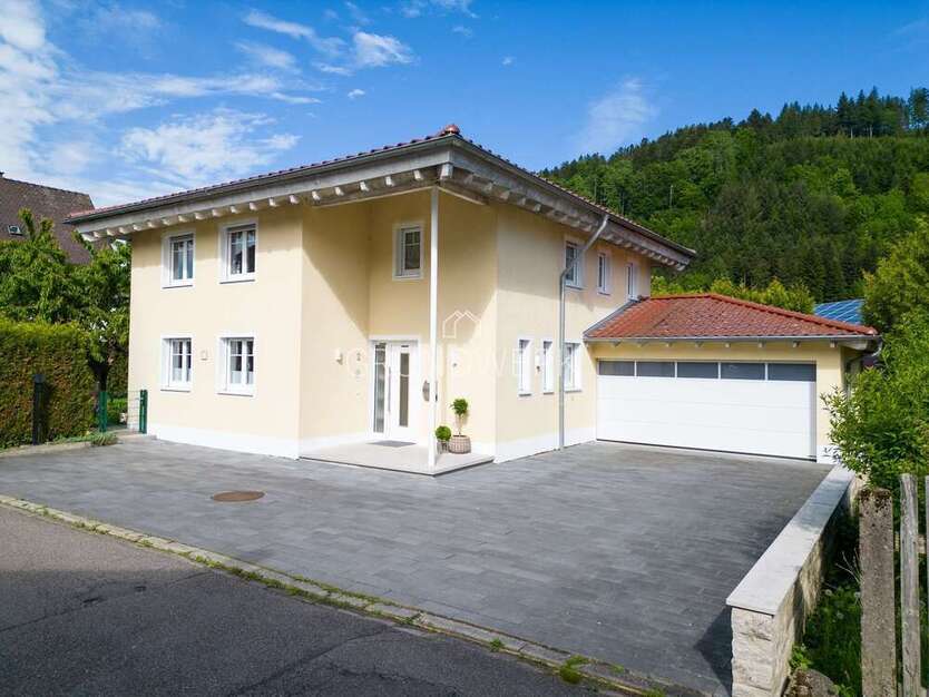 Haus zum Kaufen in Winden im Elztal 685.000 € 150 m²
