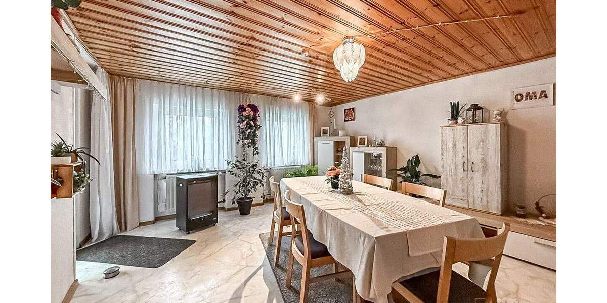 Mehrfamilienhaus, Wohnhaus Ebringen - 8 Zimmer, 212 m&sup2;, 699.000&euro; | Angebot:25774751
