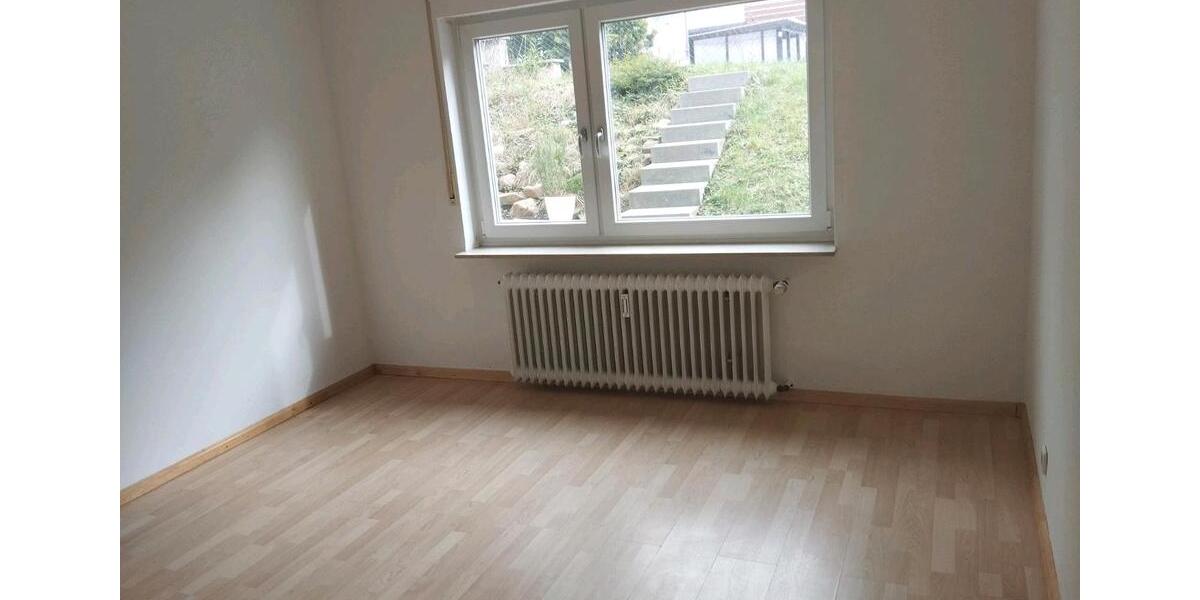 Helle 2-Zimmer Souterrain Wohnung mit Terrasse 2 zimmer