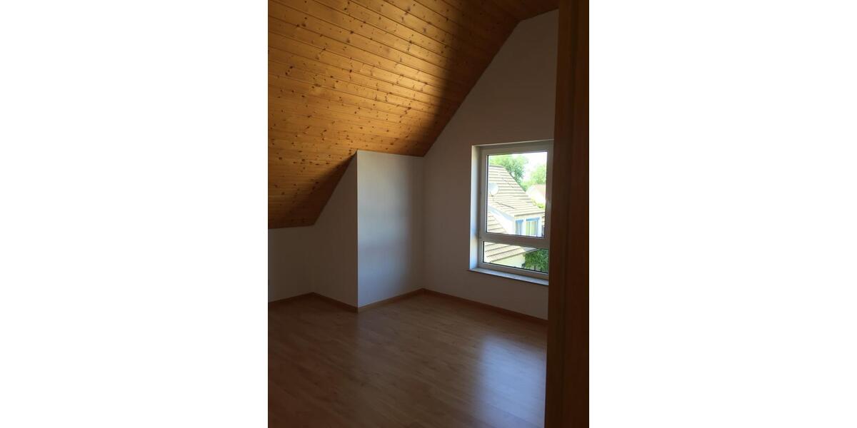 Dachgeschoßwohnung Neuenburg am Rhein - 4.5 Zimmer, 122 m&sup2;, 425.000&euro; | Angebot:26876365