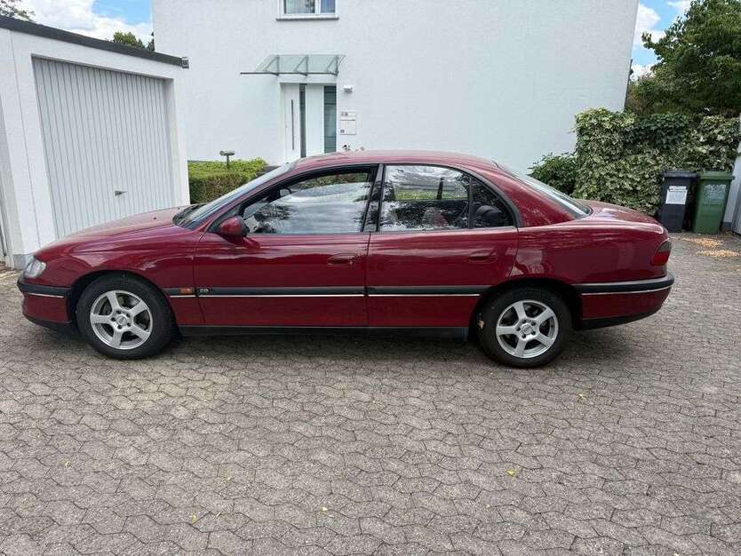 Opel Omega 230.000 km 2.200 € Freiburg 79108