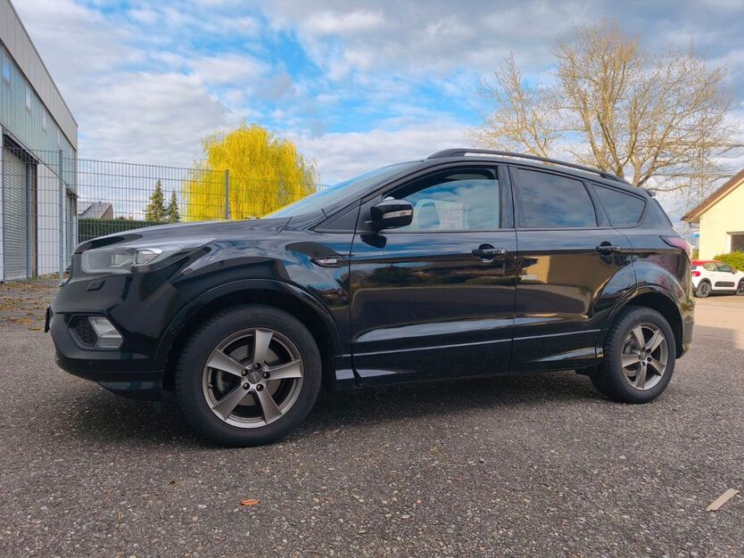 Ford Kuga 82.300 km 15.650 € Vörstetten 79279