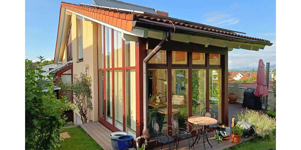 Haus zum Kaufen in Freiburg 1.050.000 € 210 m² 9 zimmer