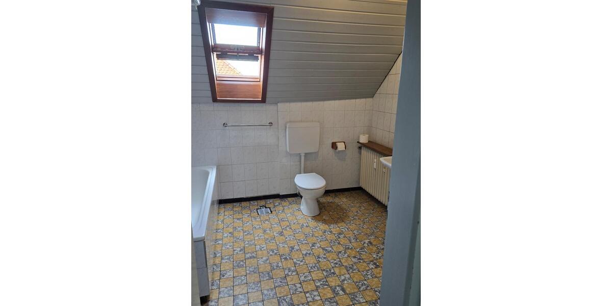 DG-3-Zi.-Altbauwohnung, nah am Grünen 3 zimmer