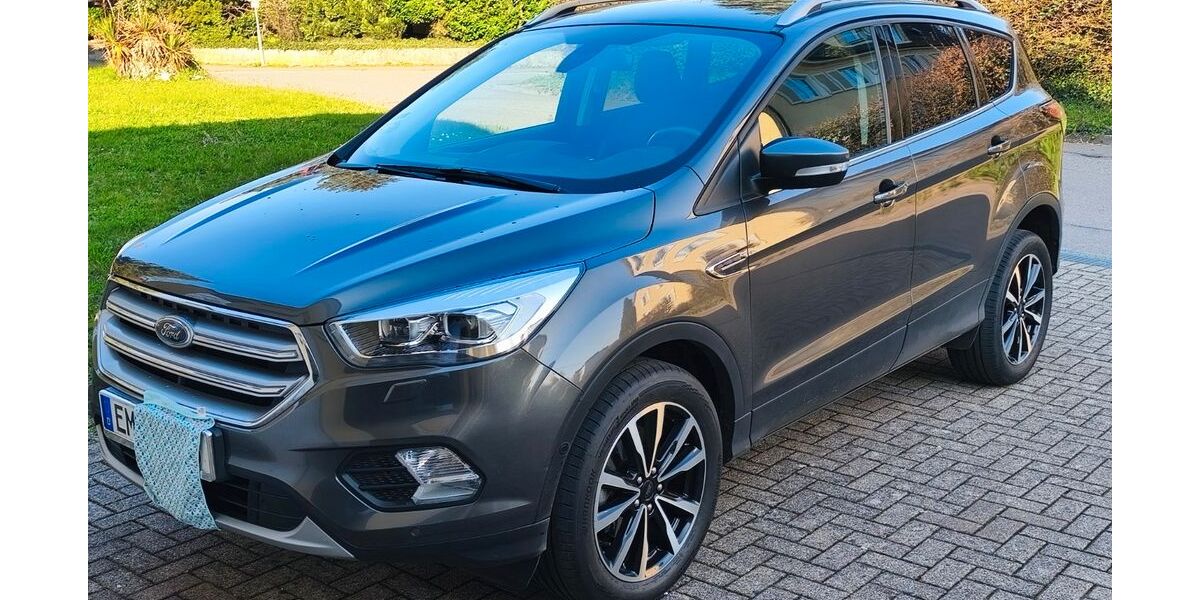 Ford Kuga 66.000 km 14.900 &euro; Emmendingen 79312