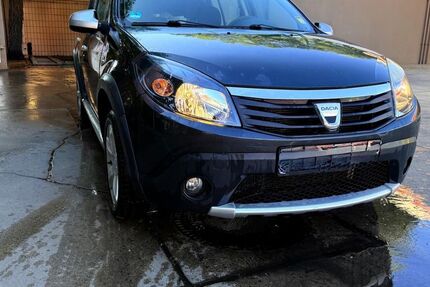 Dacia Sandero 170.000 km 2.950 &euro; Freiburg 79106