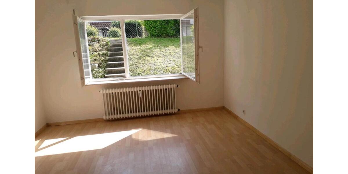 Helle 2-Zimmer Souterrain Wohnung mit Terrasse 2 zimmer