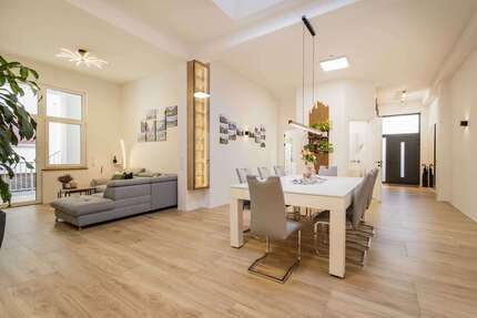 Haus Elzach - 8 Zimmer, 180 m&sup2;, 897.000&euro; | Angebot:24652146