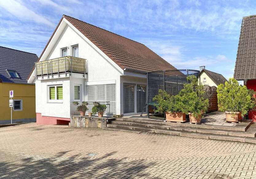 Haus zum Kaufen in Pfaffenweiler 749.000 € 246 m²