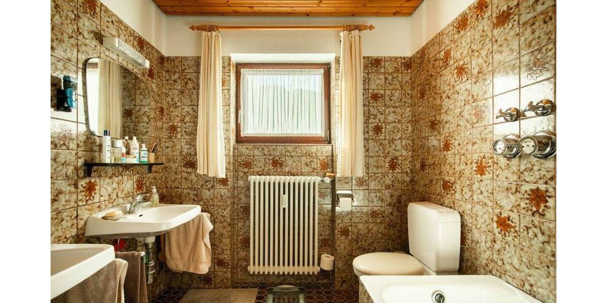 Mehrfamilienhaus, Wohnhaus Titisee-Neustadt Neustadt - 8 Zimmer, 214 m&sup2;, 549.000&euro; | Angebot:24029175