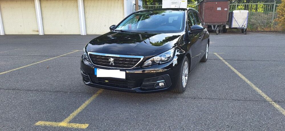 Peugeot 308 67.000 km 8.550 &euro; Freiburg 79106