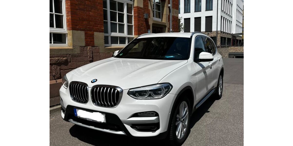 BMW X3 82.600 km 26.000 &euro; Freiburg 79106