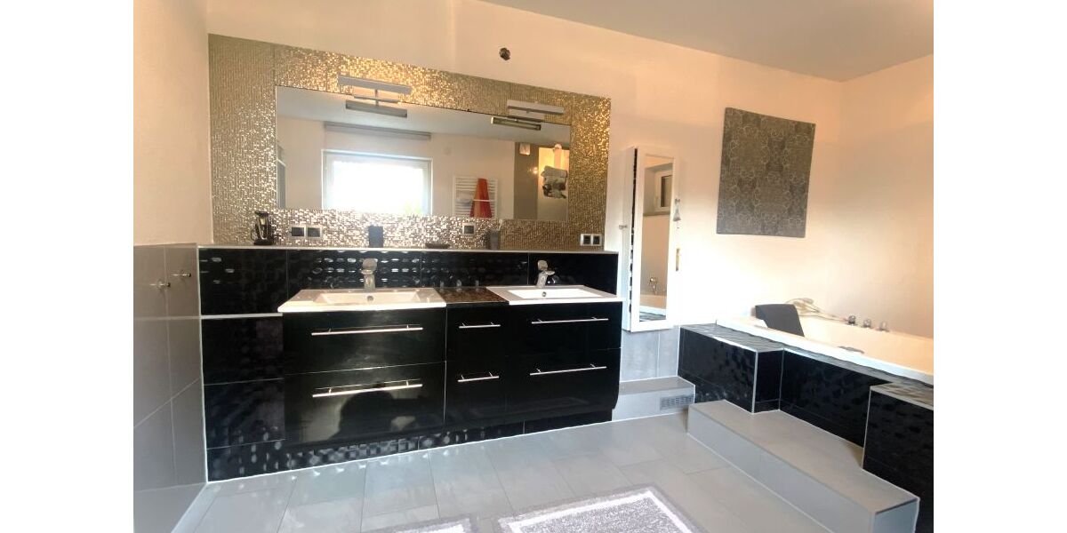 Provisionsfrei* Einmaliges saniertes 3FH, energetisch modernisiert - Mehrfamilienhaus, Wohnhaus Staufen | Angebot:25861407