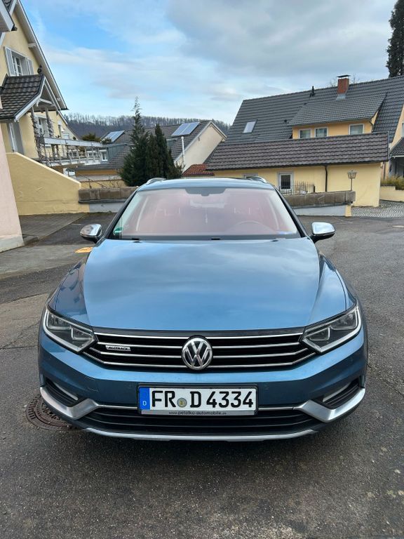VW Passat Alltrack 277.000 km 13.500 € BADENWEILER 79410