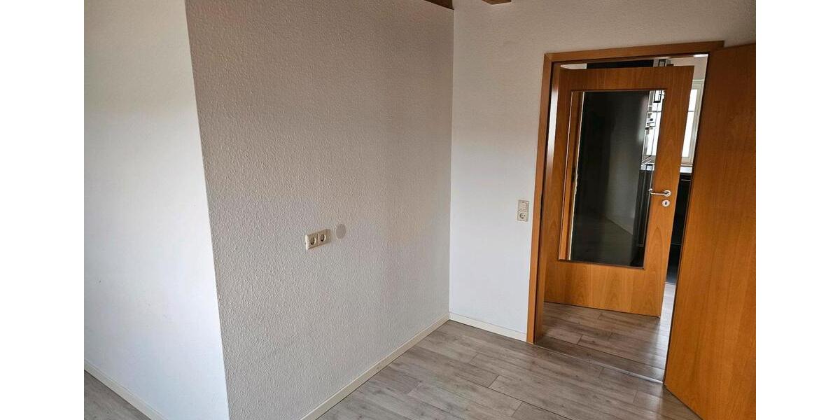 Etagenwohnung Teningen - 3.5 Zimmer, 108 m&sup2;, 1.450&euro; | Angebot:25832245