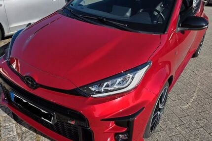 Toyota Yaris 37.804 km 34.000 € Müllheim 79379