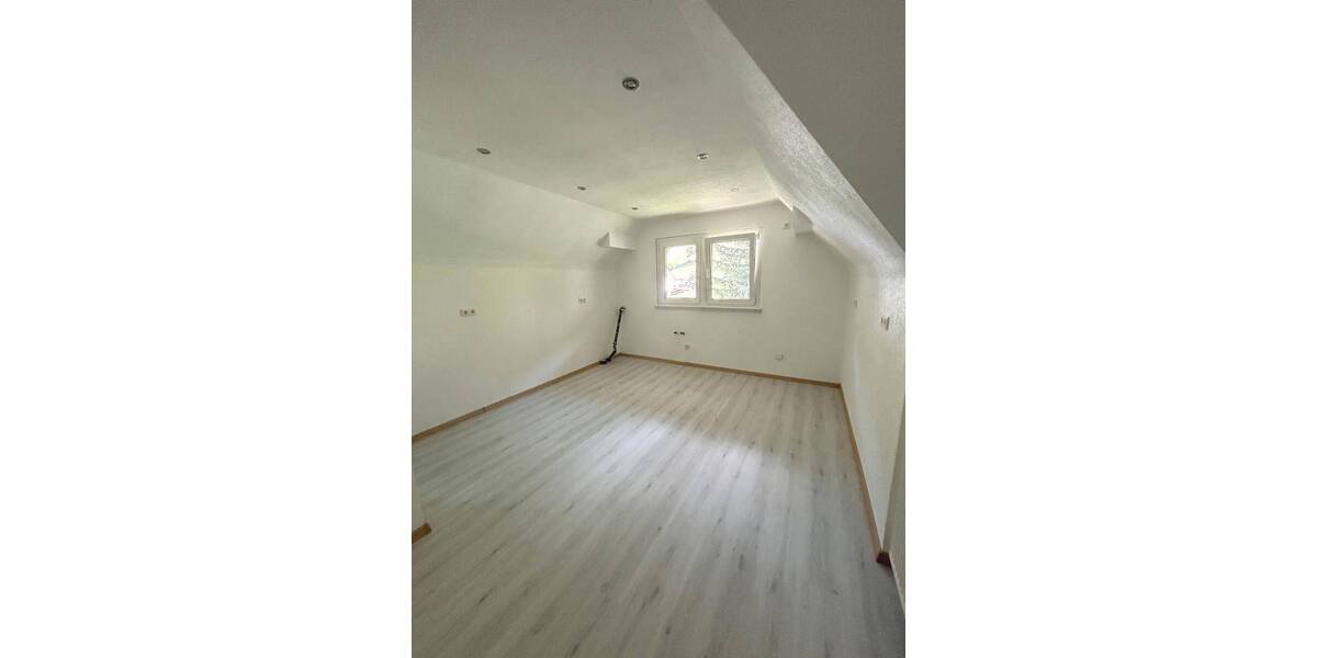 Etagenwohnung Todtnau - 5 Zimmer, 144 m&sup2;, 239.000&euro; | Angebot:20046913