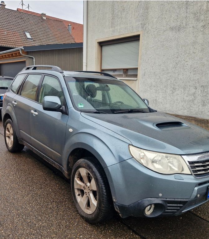 Subaru Forester 231.000 km 1.750 € Freiburg 79108