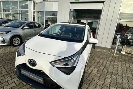 Toyota Aygo (X) 47.646 km 12.950 € Freiburg 79111