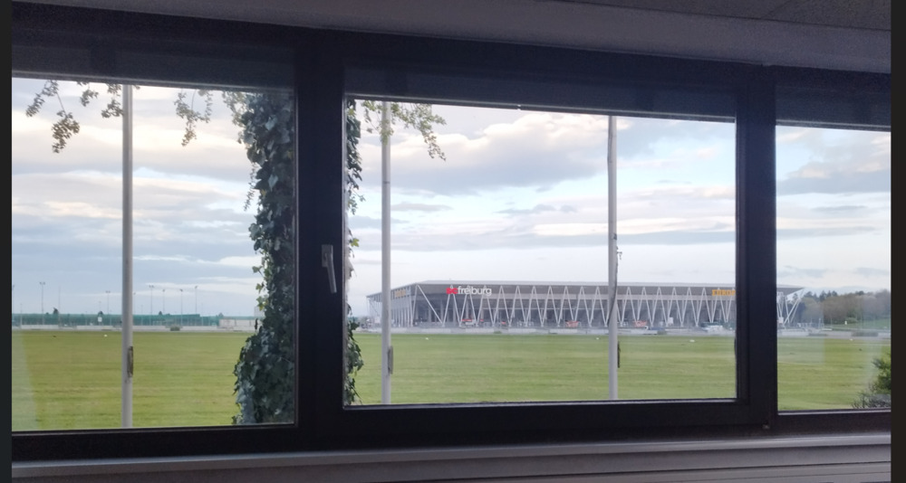 Bürofläche mit Landebahnblick zu vermieten zimmer