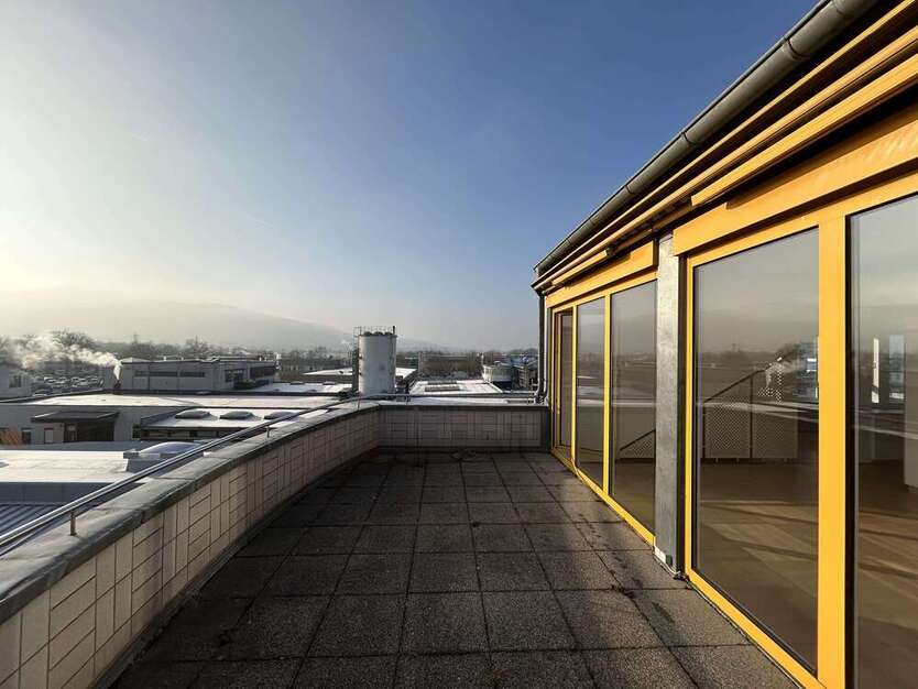 Büro in Freiburg 2.250 € 225 m²