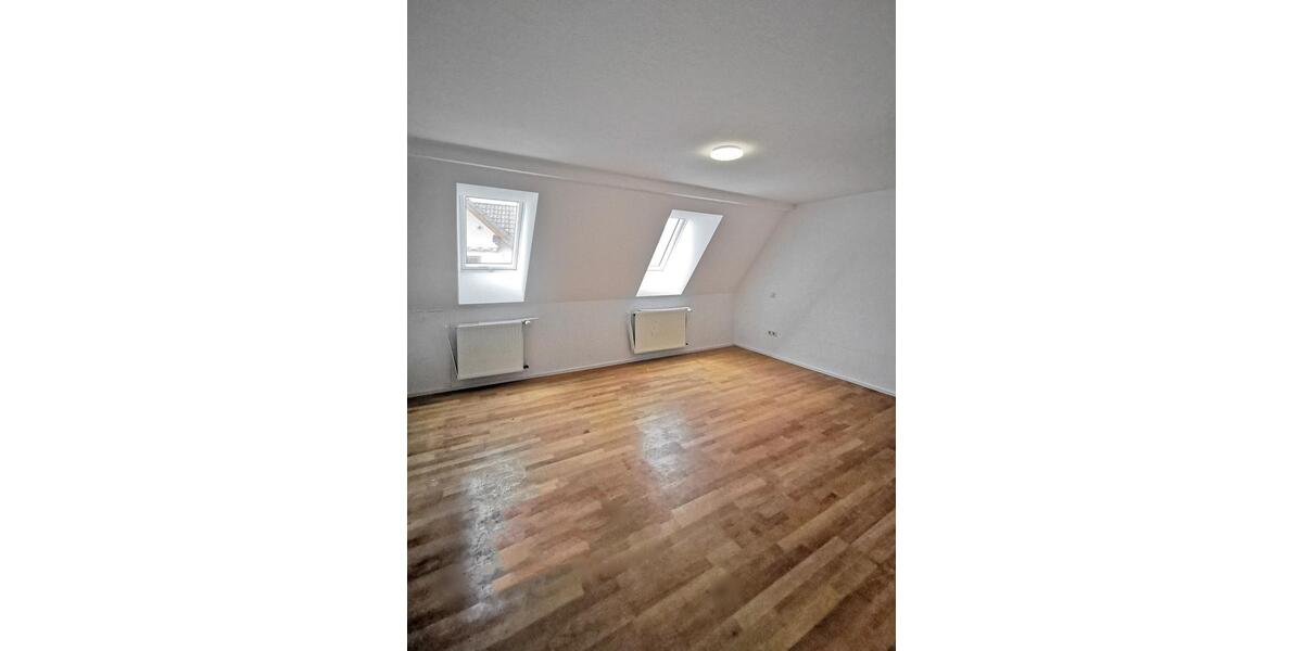 Dachgeschoßwohnung Hartheim am Rhein - 5 Zimmer, 132 m&sup2;, 1.520&euro; | Angebot:25106805