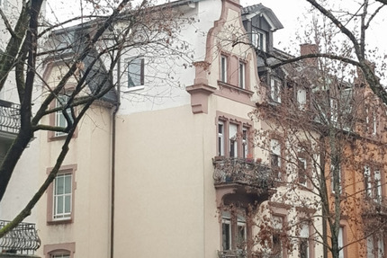 Sehr charmante 4-Zi-Whg +111qm+ in historischem MFH in Freiburg-Wiehre mit 2 Balkonen - noch 5 Jahre vermietet 4 zimmer