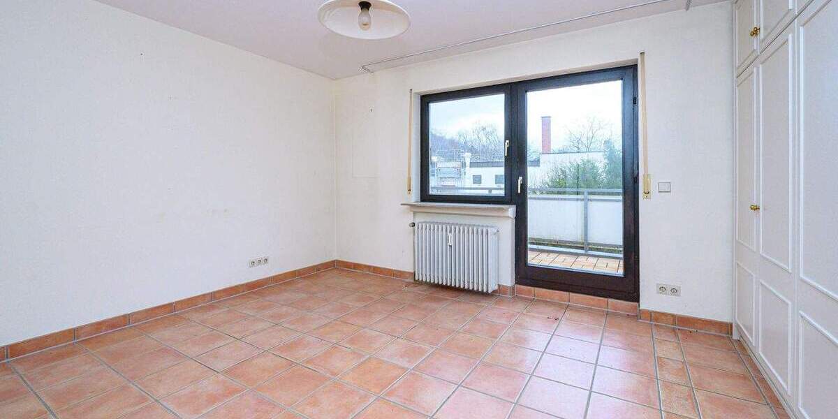 Etagenwohnung Freiburg Altstadt - 3 Zimmer, 135 m&sup2;, 699.000&euro; | Angebot:24992452