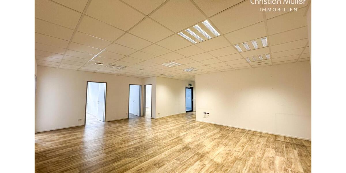 Freiburg-Westarkaden: Helle Büroeinheit im 1. OG mit flexibler Raumaufteilung zimmer