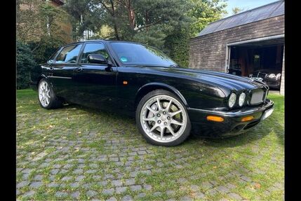 Jaguar XJR