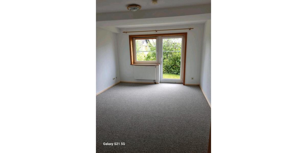 Schöne ruhige 4-Zi Woh. Mit Garten und Stellplatz in Neukirch 4 zimmer