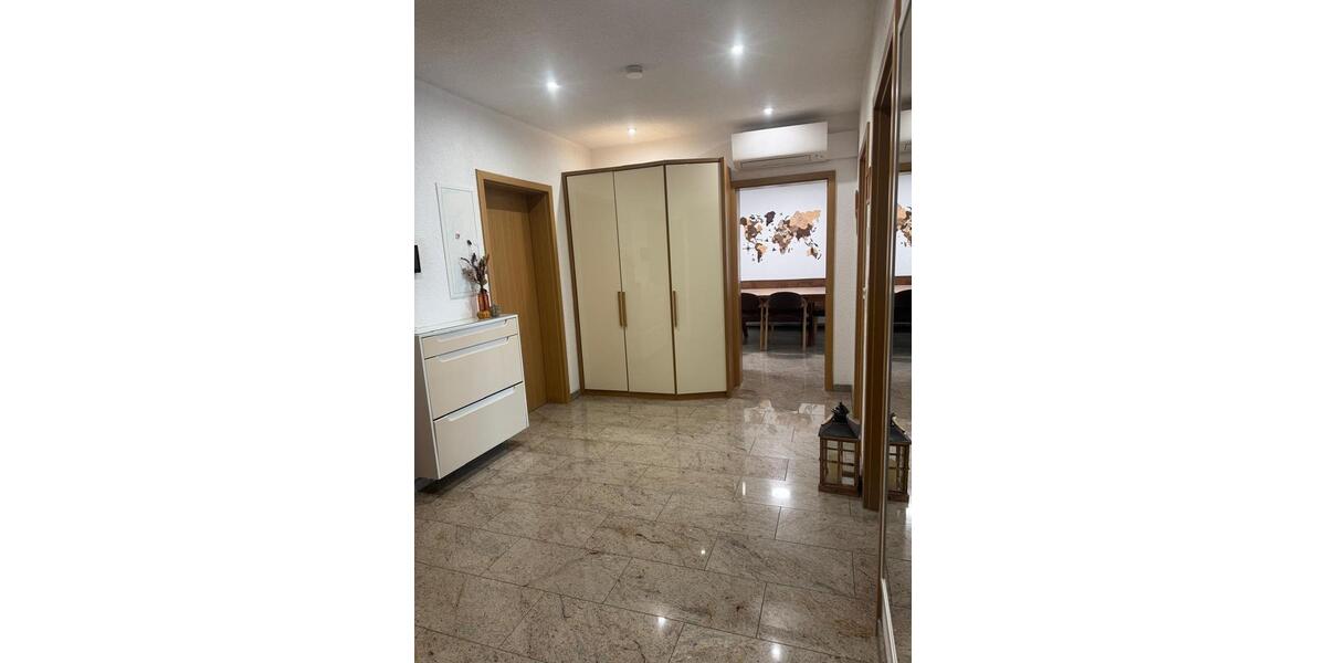 Doppelhaushälfte March - 13 Zimmer, 370 m&sup2;, 1.450.000&euro; | Angebot:24415609