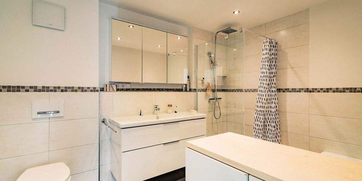 Mehrfamilienhaus, Wohnhaus Waldkirch - 7 Zimmer, 247 m&sup2;, 867.000&euro; | Angebot:25877351