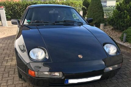 Porsche 928