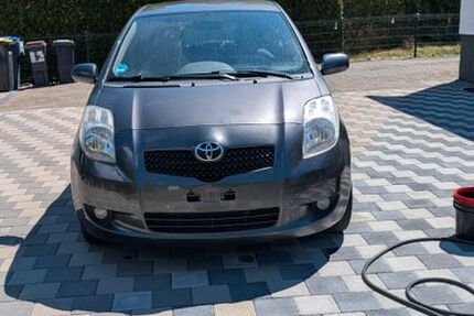 Toyota Yaris 267.000 km 1.500 &euro; Titisee-Neustadt 79822