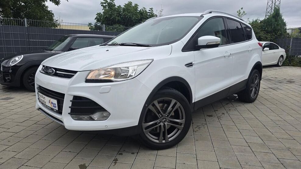 Ford Kuga 148.000 km 9.990 € Freiburg 79111