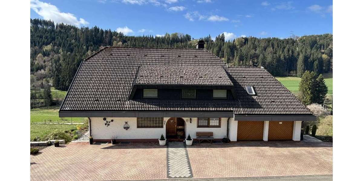 Einfamilienhaus Lenzkirch - 9 Zimmer, 250 m&sup2;, 480.000&euro; | Angebot:26638517
