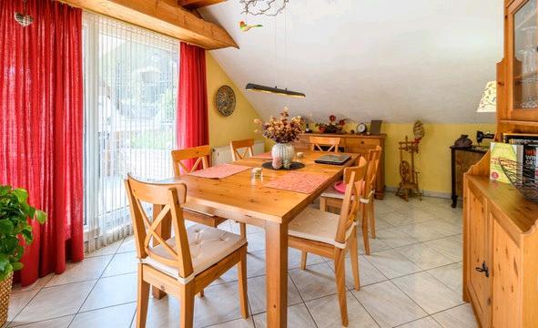 Dachgeschoßwohnung Titisee-Neustadt Neustadt - 6 Zimmer, 120 m&sup2;, 354.000&euro; | Angebot:24466276