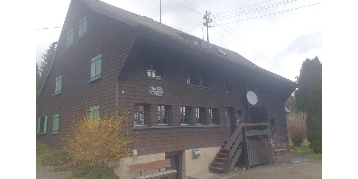 Mehrfamilienhaus, Wohnhaus Feldberg (Schwarzwald) - 6 Zimmer, 131 m&sup2;, 1.120&euro; | Angebot:25976657