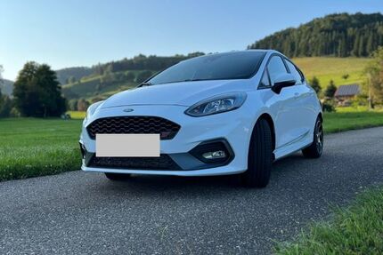Ford Fiesta 61.000 km 17.500 € Winden 79297