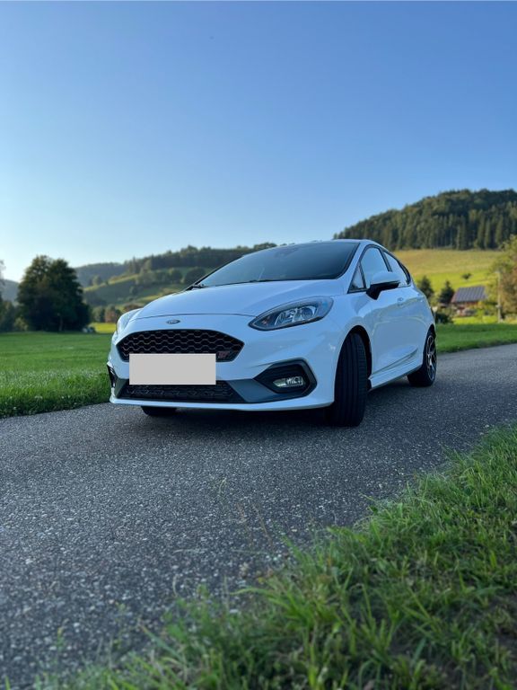 Ford Fiesta 61.000 km 17.500 € Winden 79297