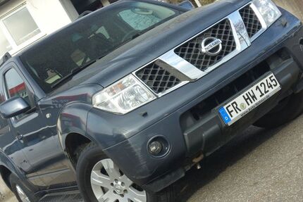 Nissan Pathfinder 147.000 km 8.000 &euro; Freiburg 79111