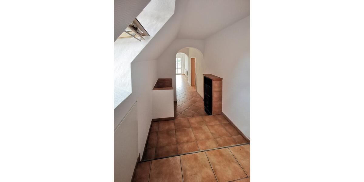 Dachgeschoßwohnung Hartheim am Rhein - 5 Zimmer, 132 m&sup2;, 1.520&euro; | Angebot:25106805