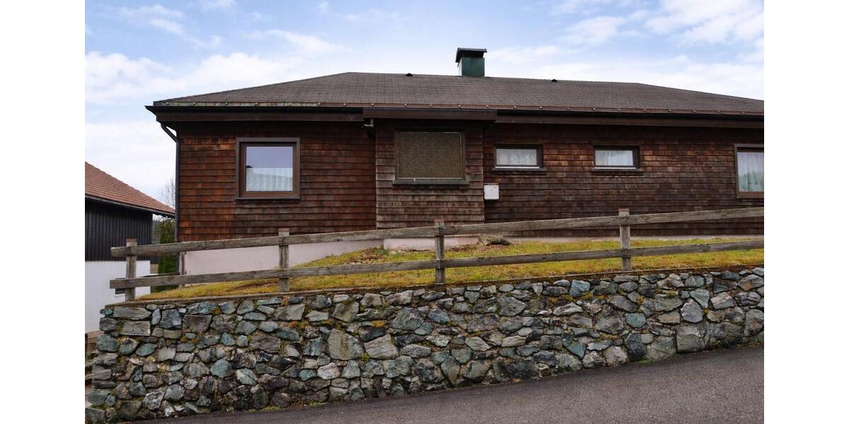 Bungalow Titisee-Neustadt Neustadt - 6 Zimmer, 175 m&sup2;, 420.000&euro; | Angebot:26239395