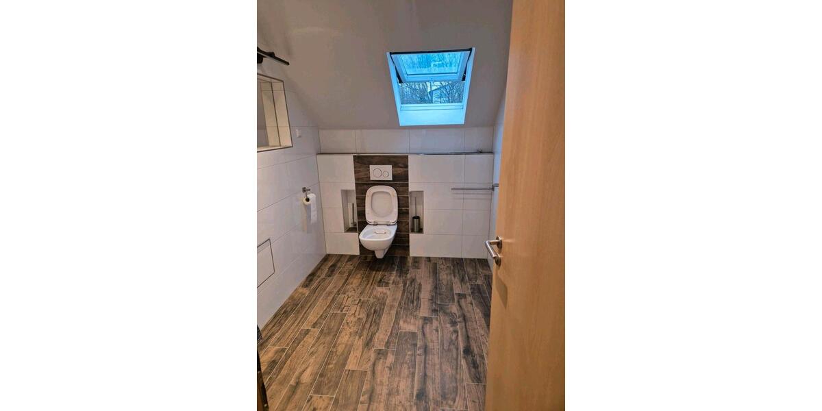 Dachgeschoßwohnung Neuenburg am Rhein - 5 Zimmer, 134 m&sup2;, 340.000&euro; | Angebot:26803415