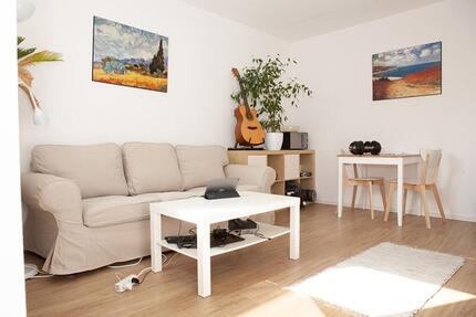 Schöne 2-Zi-Wohnung mit Terrasse und Stellplatz in FR ab 1.4.26 2 zimmer
