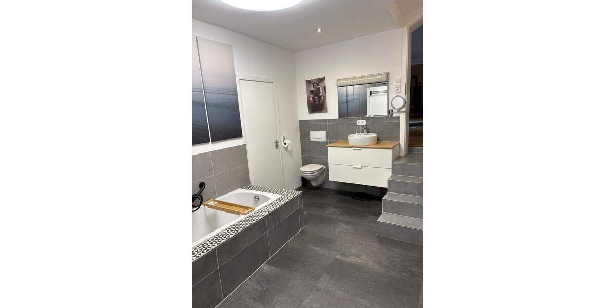 Mehrfamilienhaus, Wohnhaus Breisach - 8 Zimmer, 224 m&sup2;, 695.000&euro; | Angebot:26192358