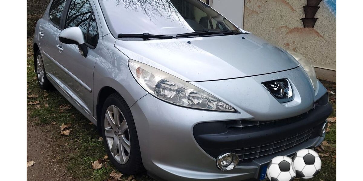 Peugeot 207 135.100 km 2.990 &euro; Freiburg 79111